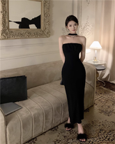 Rückenfreies schwarzes Kleid